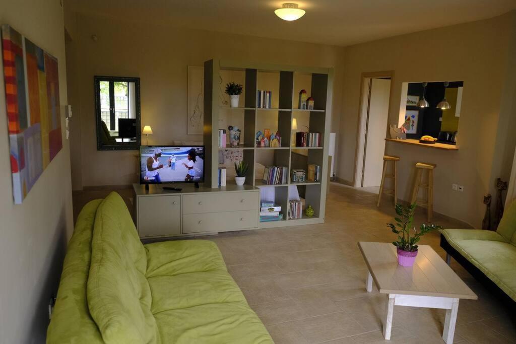 Apartment With Garden In Thessaloniki. Exterior photo